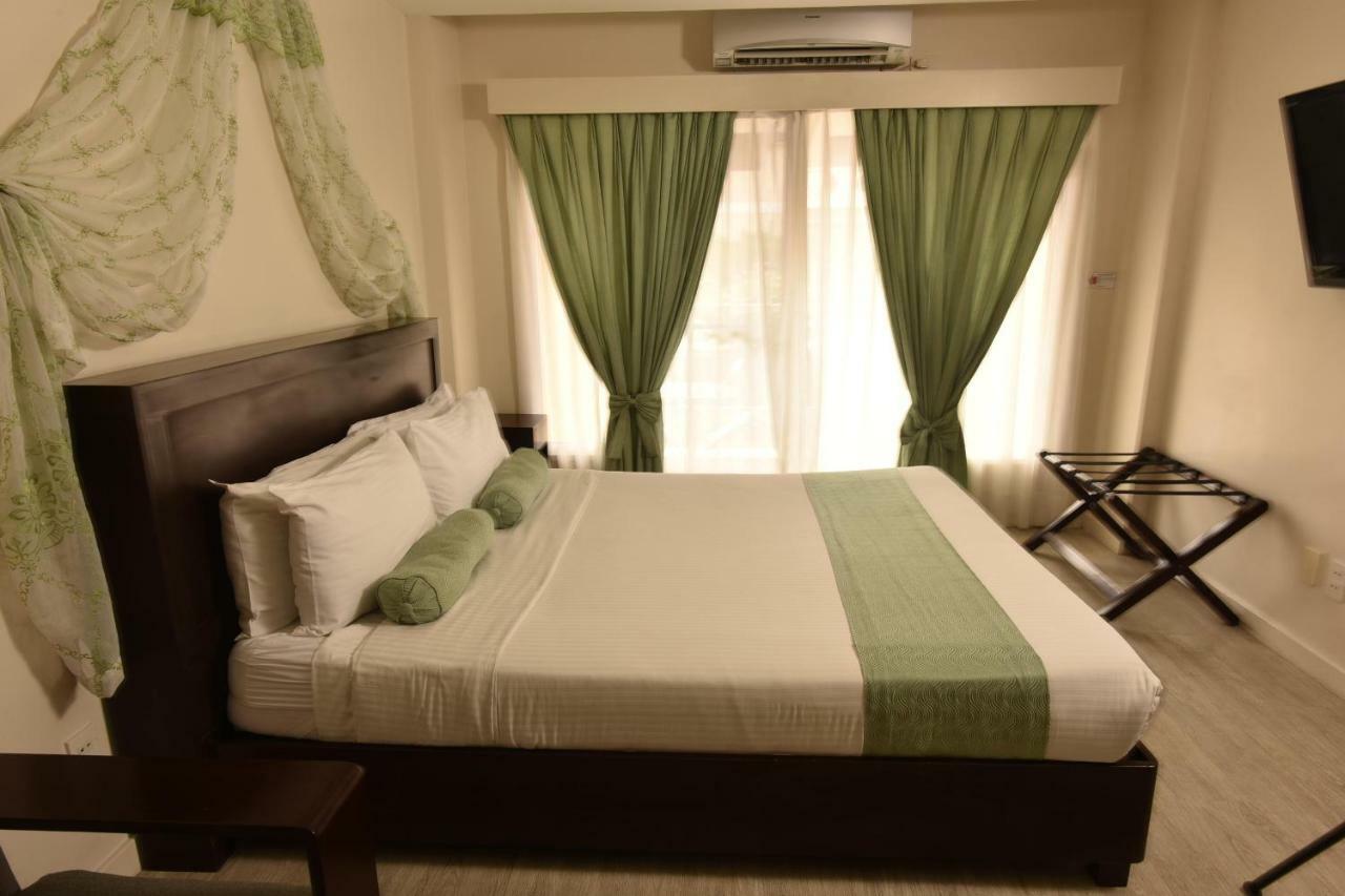 Poco a Poco Hotel Olongapo Exterior foto